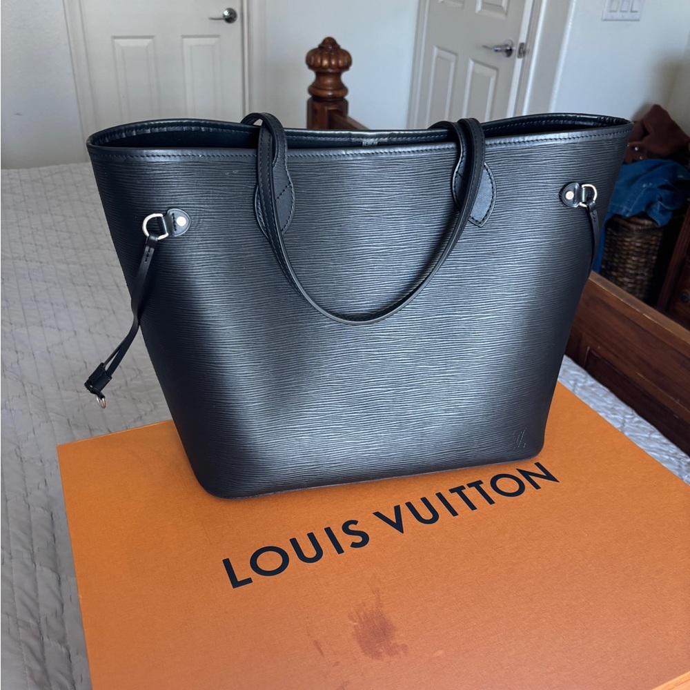 Louis Vuitton Epi never full shoulder bag tote - Picture 3 of 8